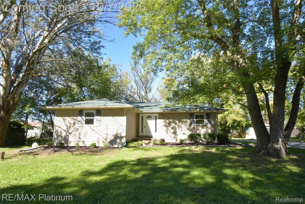 2471 Moore Place, Howell