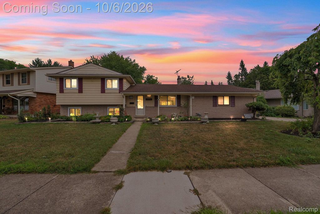 15546 Liverpool Street, Livonia city
