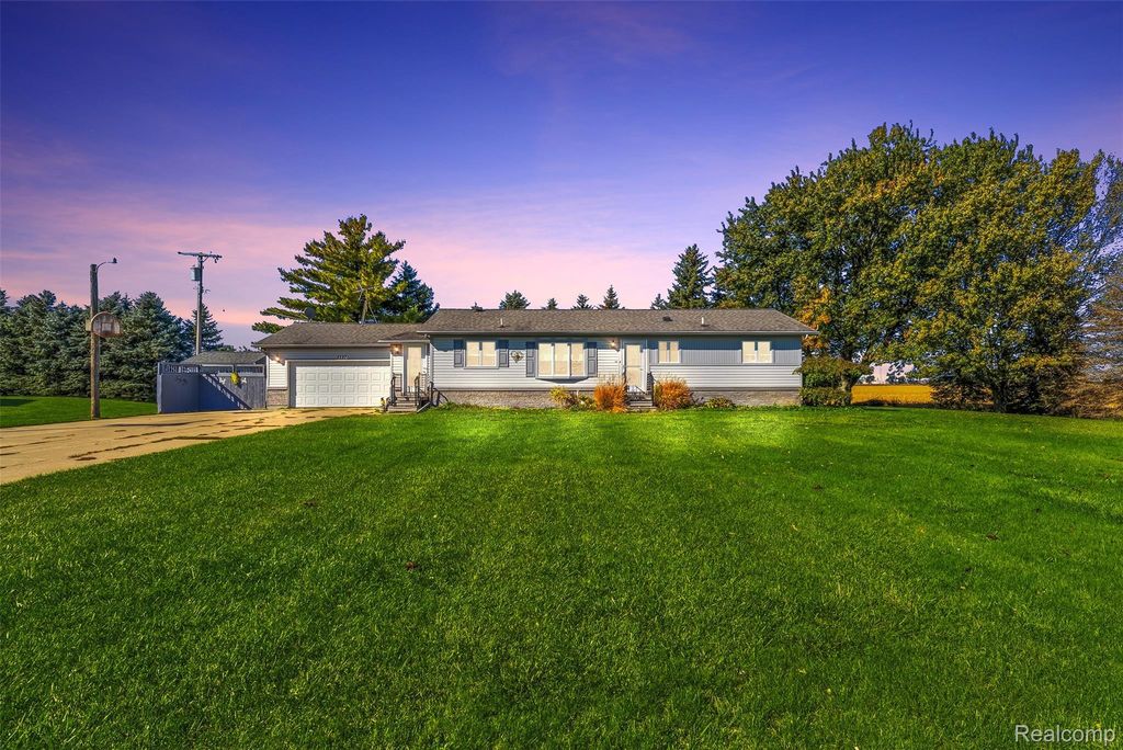 2227 N Graf Road, Caro