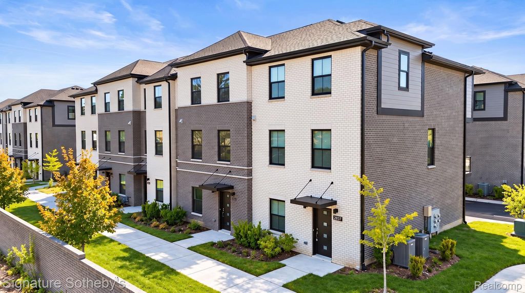 2837 Summers Place, Troy