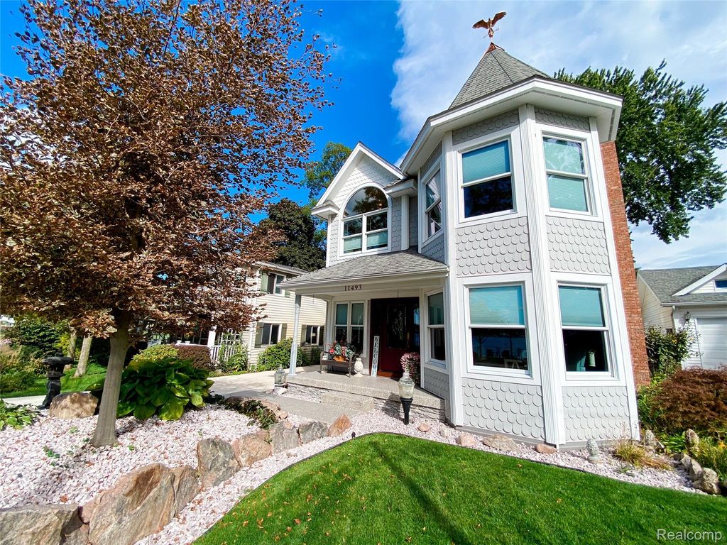 11493 E Shore Drive, Whitmore Lake
