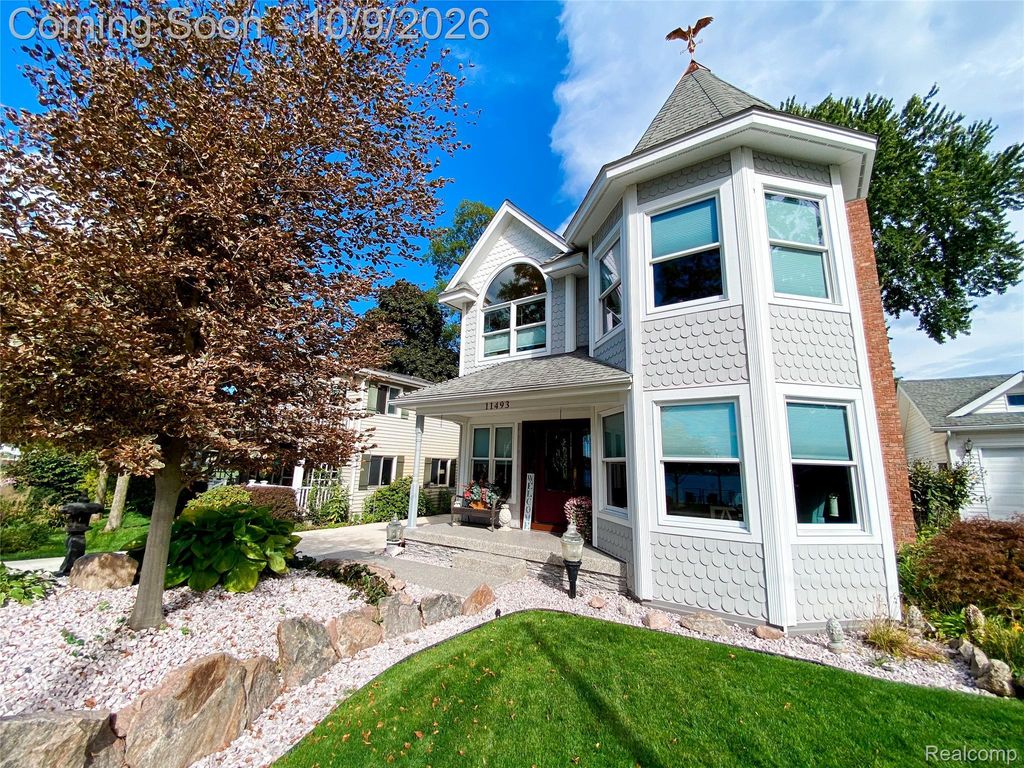 11493 E Shore Drive, Whitmore Lake