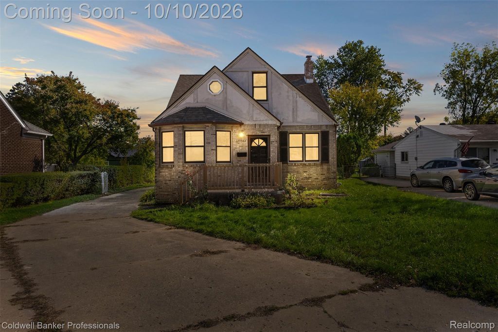 29344 Utica Road, Roseville