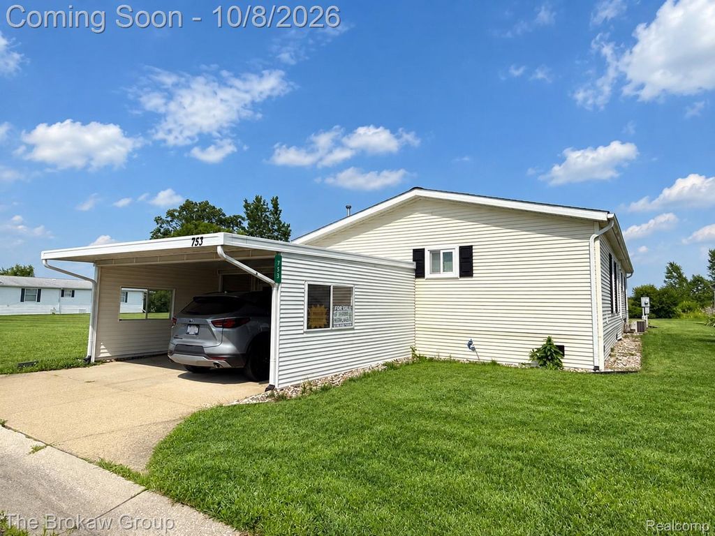 753 Hawick Circle, Mt. Morris