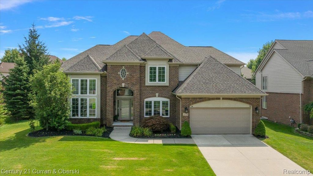 24729 Cavendish Avenue E, Novi city