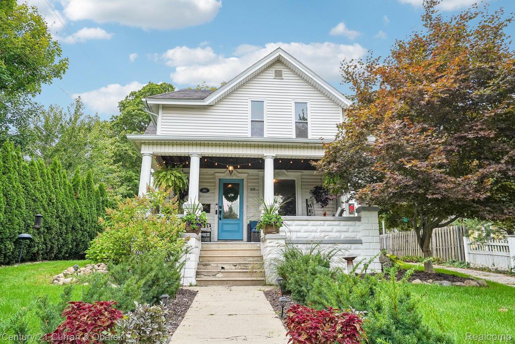 319 E Commerce Street, Milford