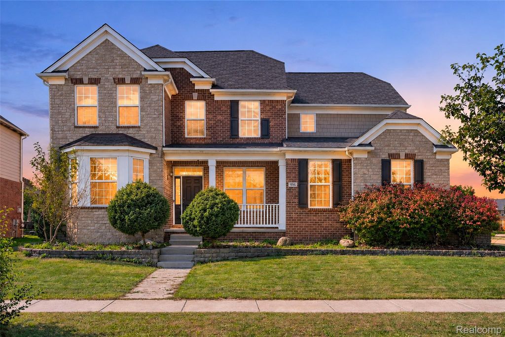 1696 S Pennfield Lane, Canton