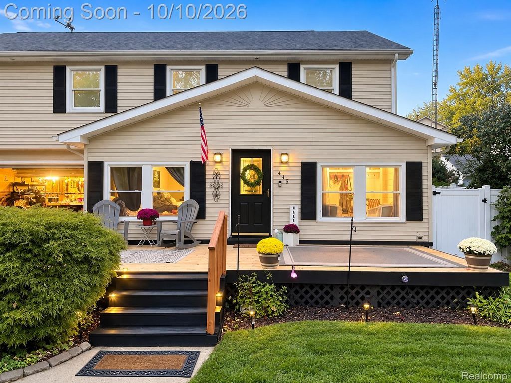 415 Leon Road, Walled Lake