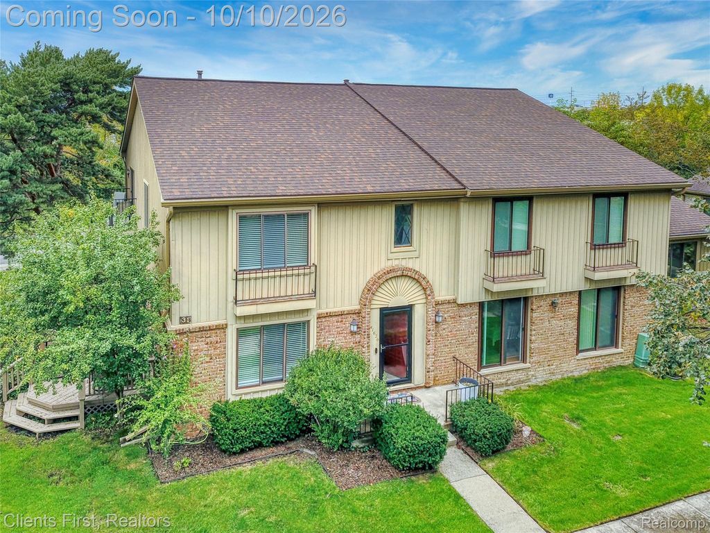 41626 Bedford Drive Drive 123, Canton