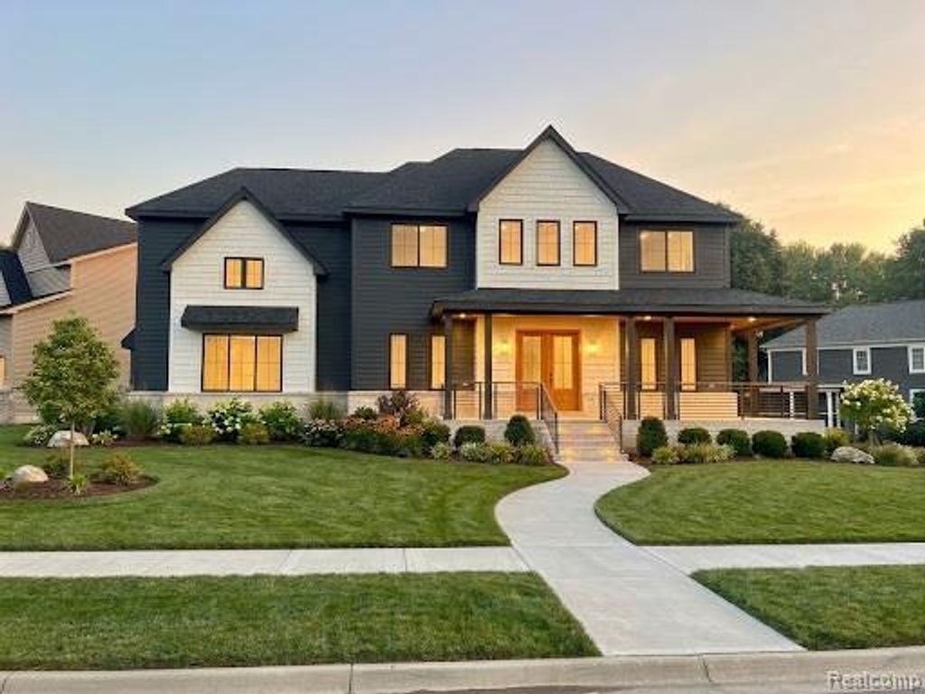 8065 Third Street, Dexter