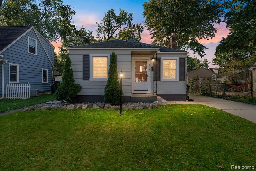 1705 West Boulevard, Berkley