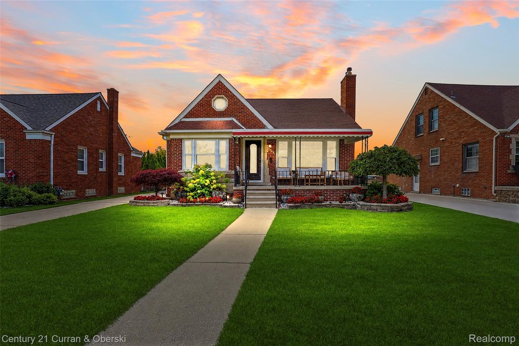 6233 Oakman Boulevard, Dearborn