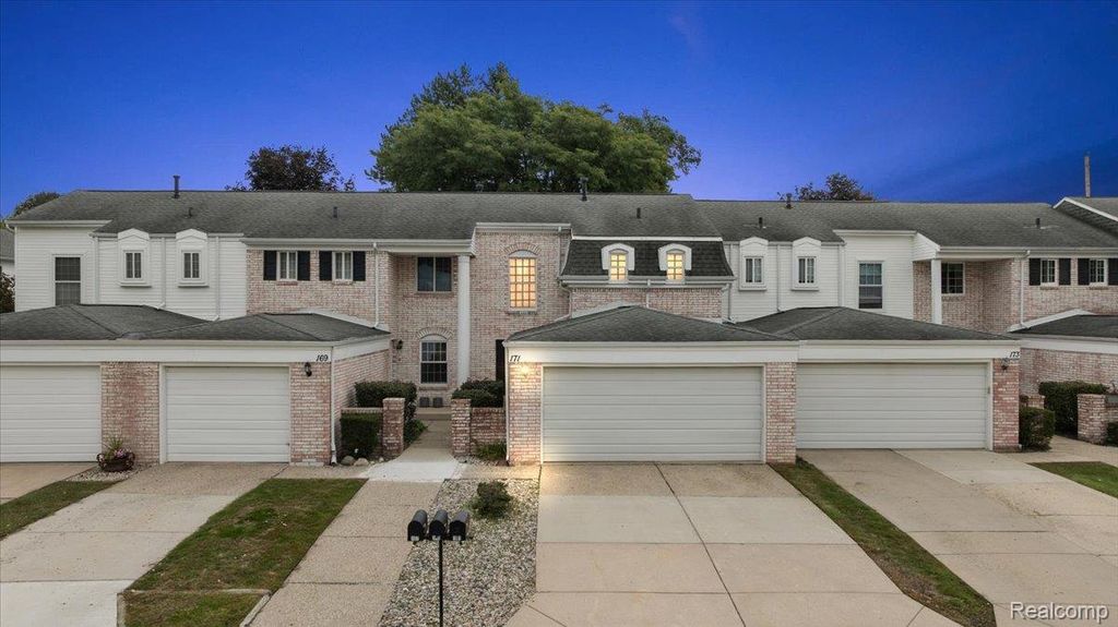 171 Manor Way 146, Rochester Hills