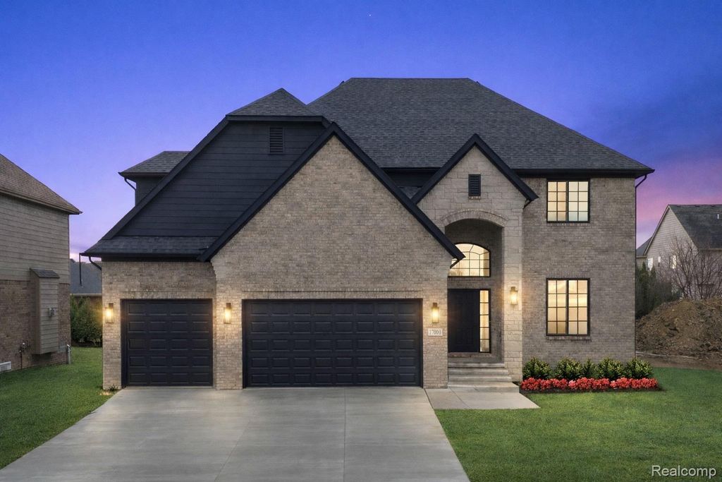 17000 Pienza Drive, Macomb