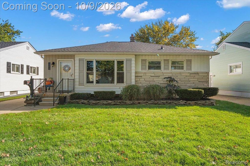 29910 Rosemont Street, Roseville