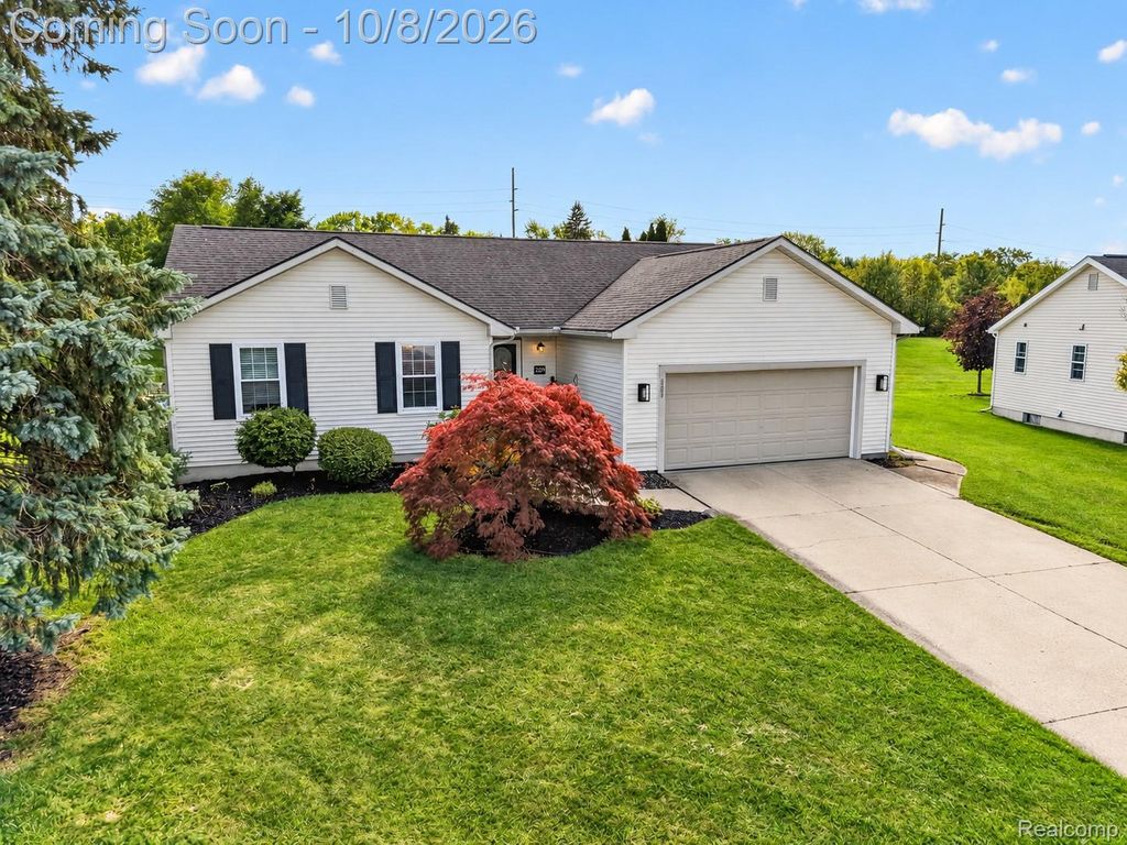 2259 Hickory Circle Drive, Oceola township