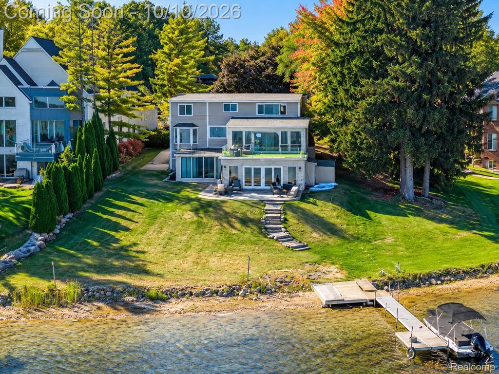 1675 Dell Rose Drive, Bloomfield Hills