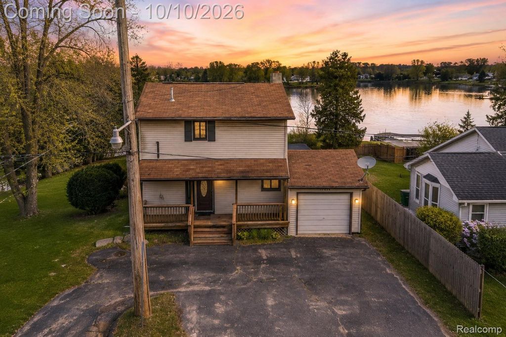10094 Elizabeth Lake Road, White Lake