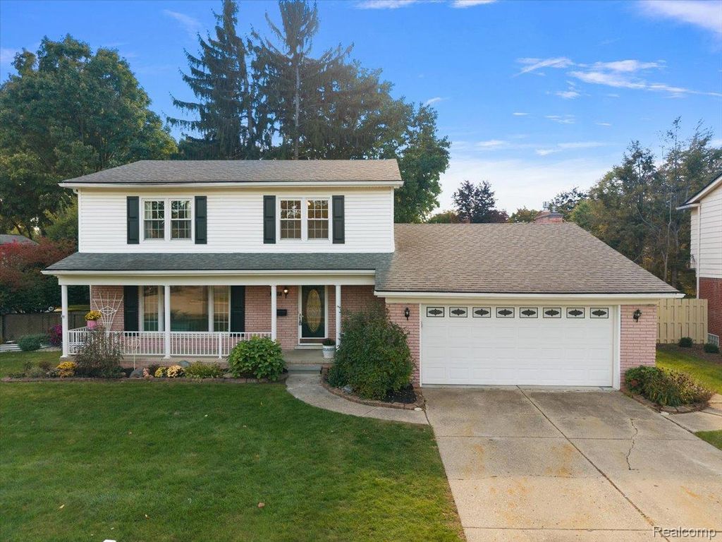 15557 Alpine Drive, Livonia