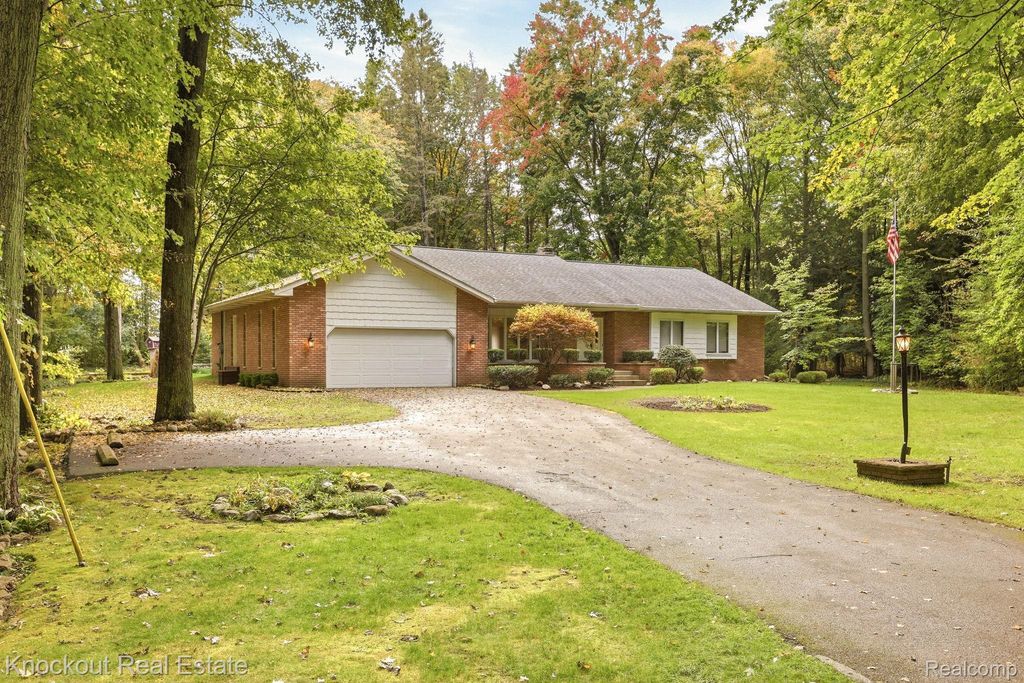1166 E Phillips Court, Midland
