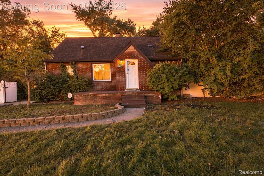 23095 Hill Avenue, Warren