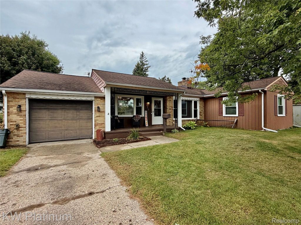1215 16th Street, Port Huron