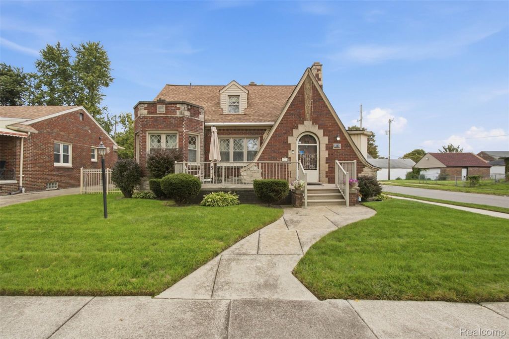 202 Riverside Drive, Detroit