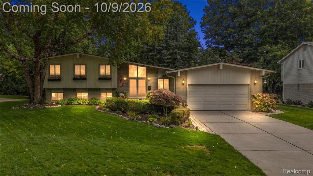 3588 Scott Drive, Troy