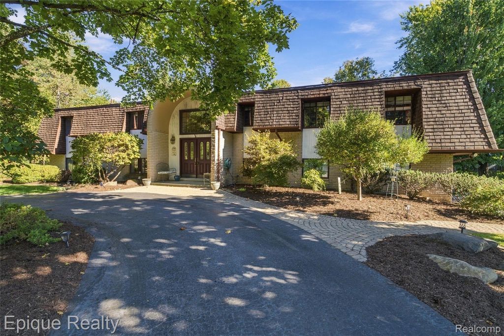 1570 Lomond Lane, Rochester Hills