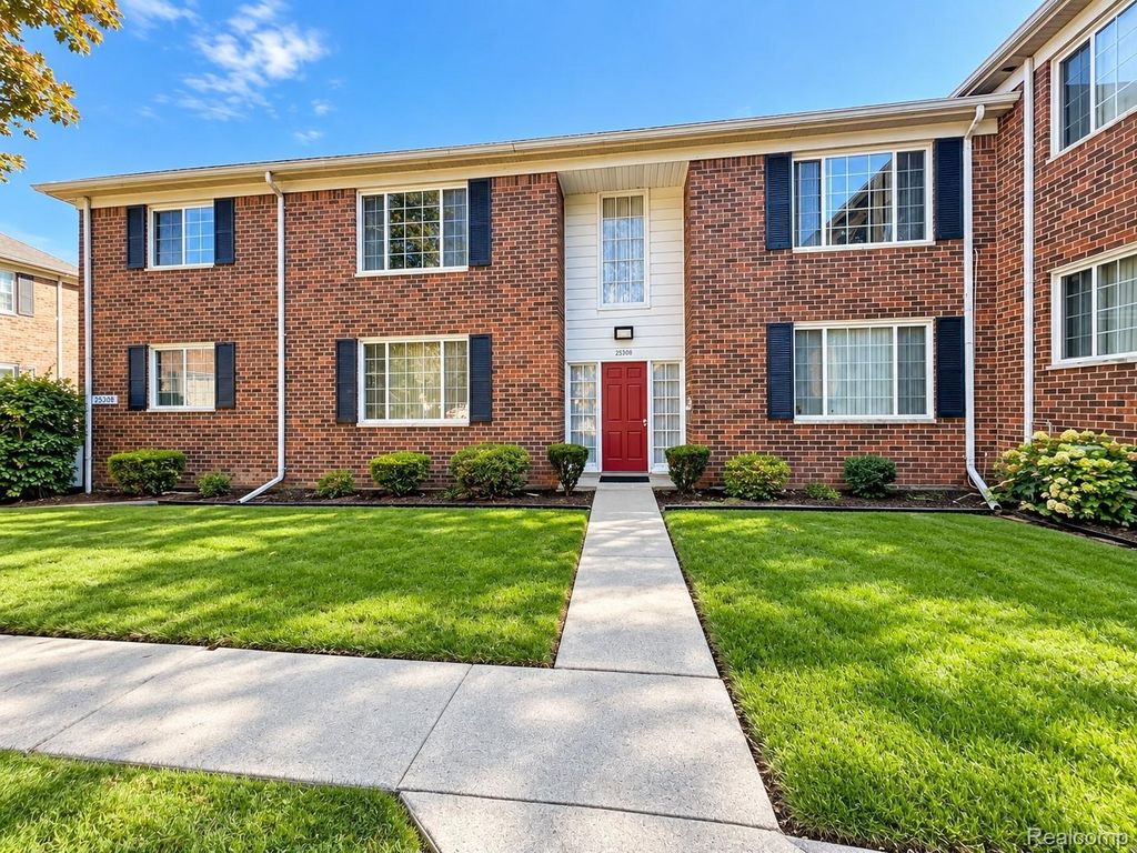 25308 Shiawassee Circle, Southfield