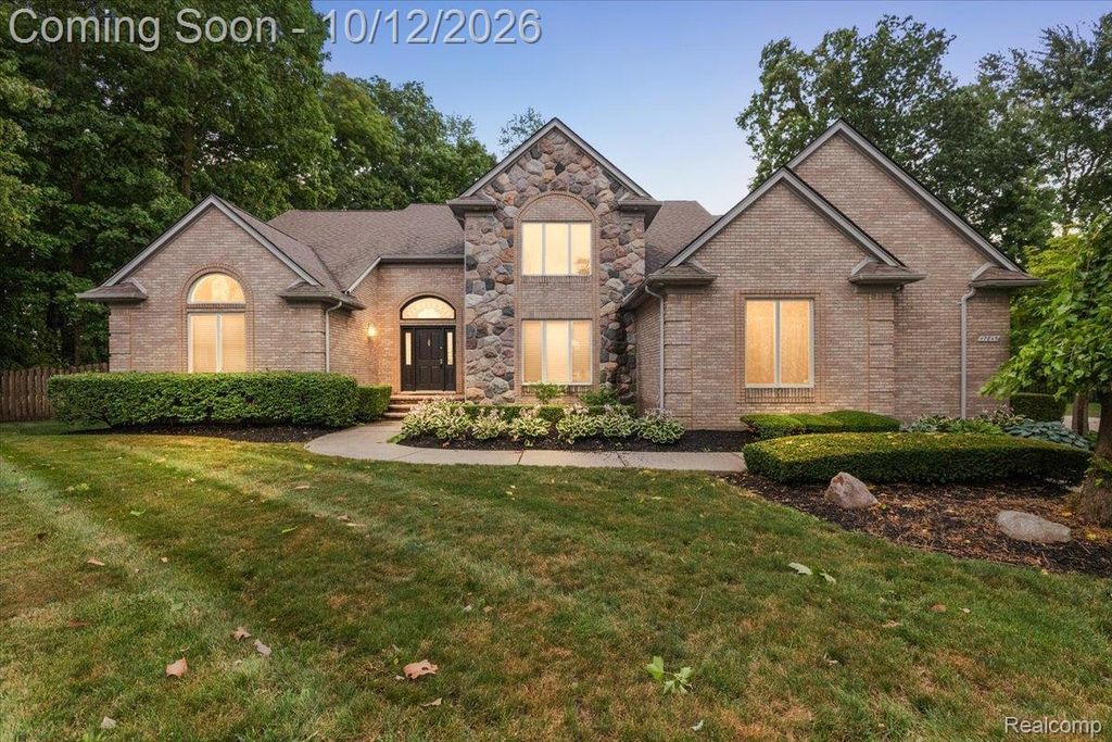 17840 Christine Boulevard N, Clinton Township