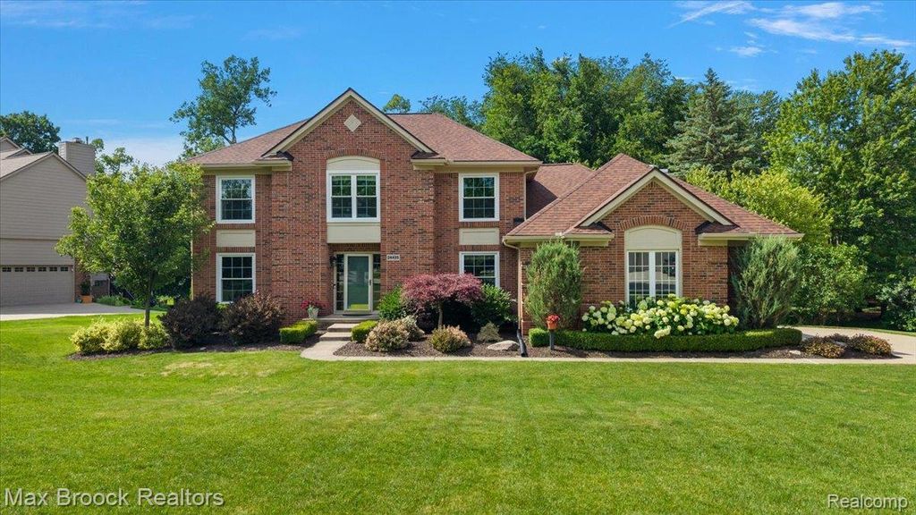 24435 Nantucket Drive, Novi