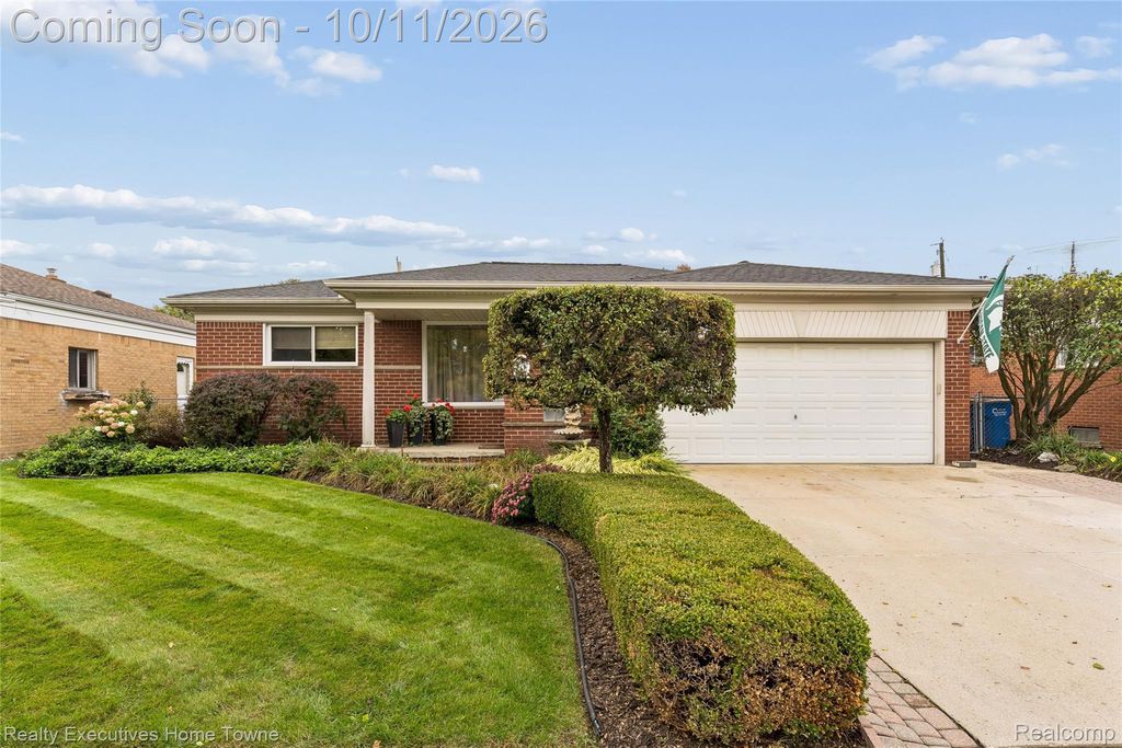11460 Applewood Drive, Warren
