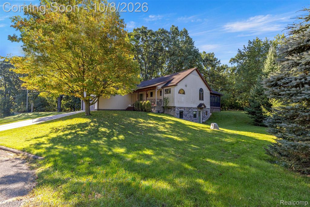 1021 Willow Lane, Howell township