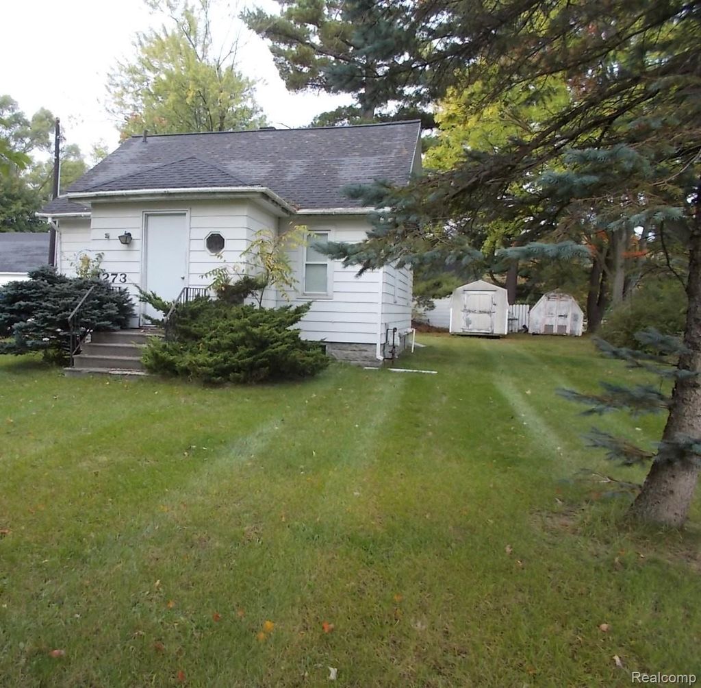 1273 E Caro Road, Caro