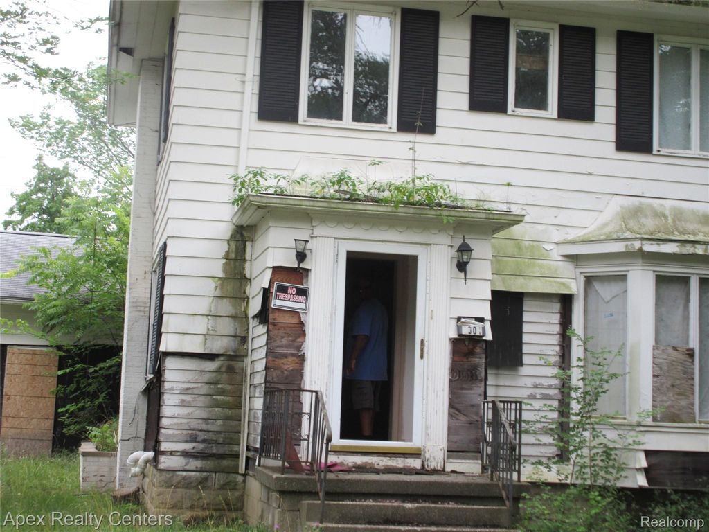1001 Copeman Boulevard, Flint