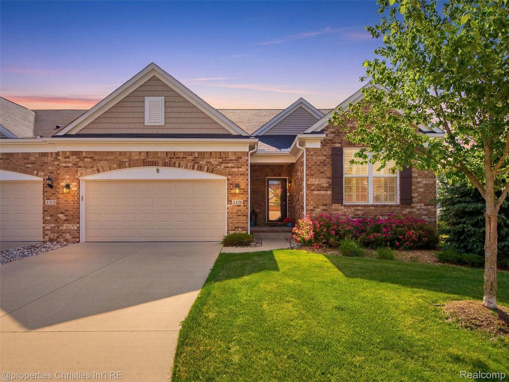 2290 Monte Vista Court, Lake Orion