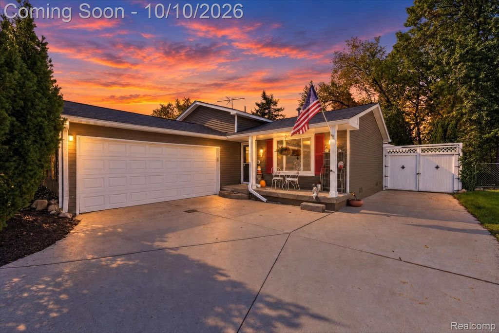1364 Farmridge Avenue, Waterford charter township