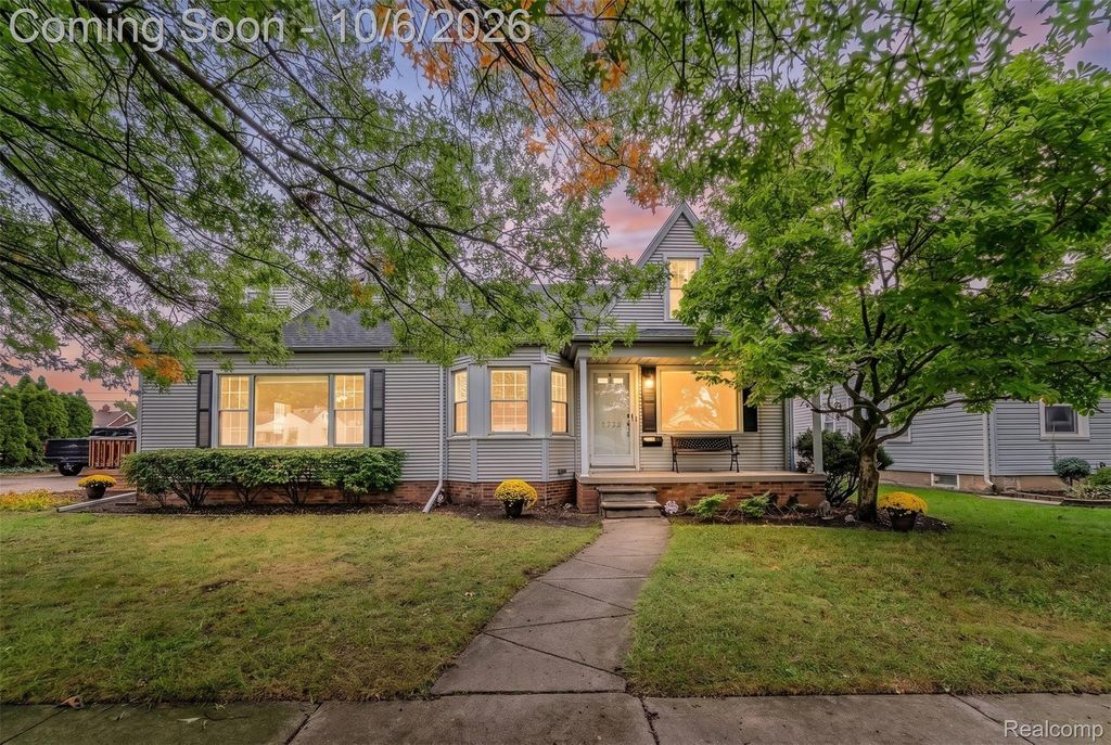 1732 Maple Street, Wyandotte