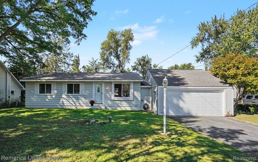 9222 Riverside Drive, Brighton