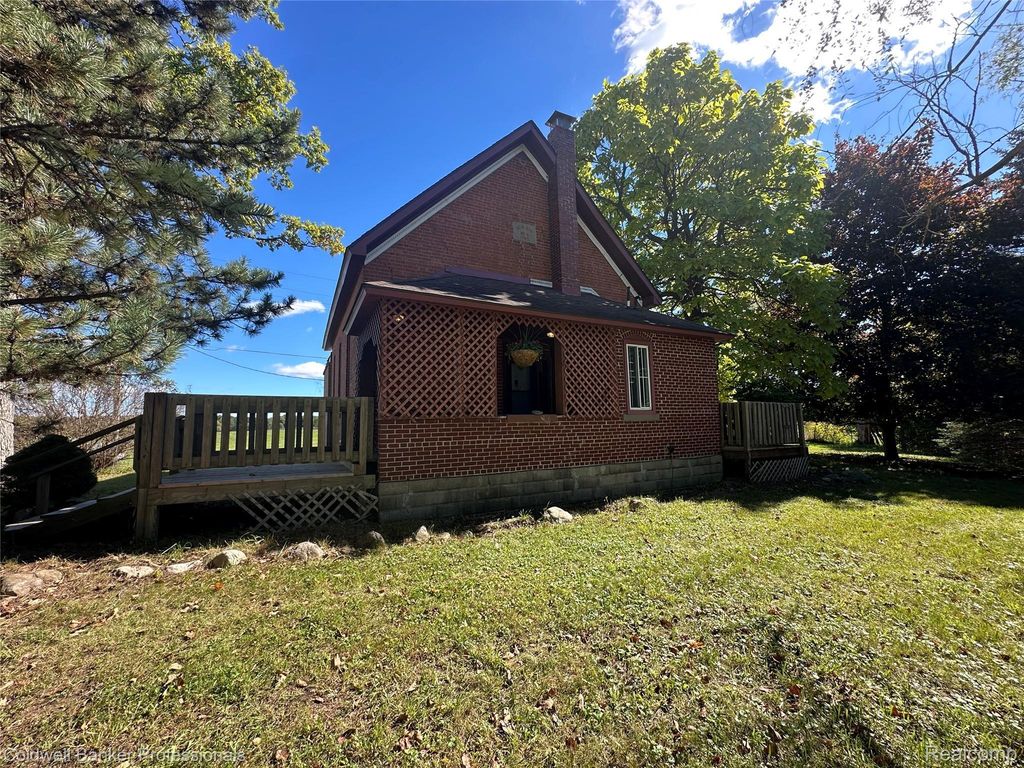 1187 Hadley Road, Lapeer