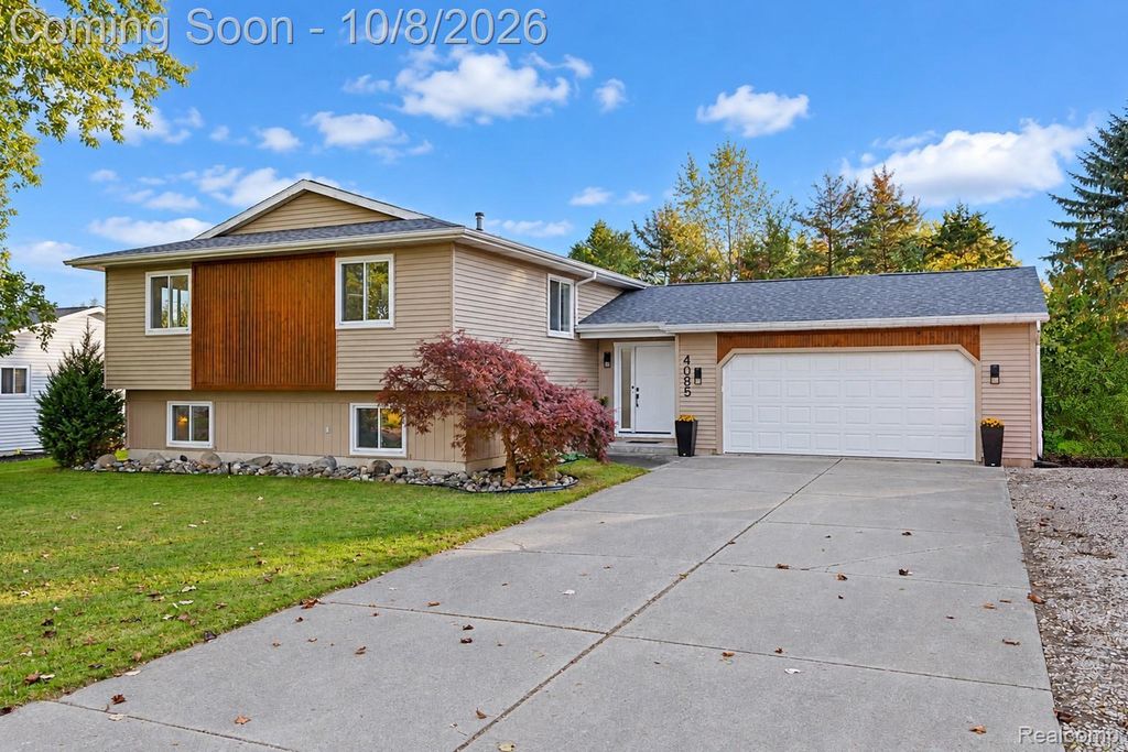 4085 Becker Street, Fenton charter township