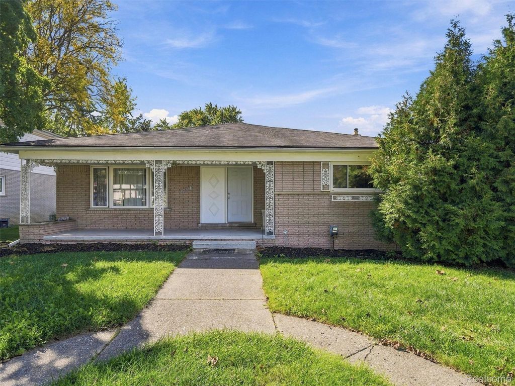 25685 Grand Concourse Street, Southfield