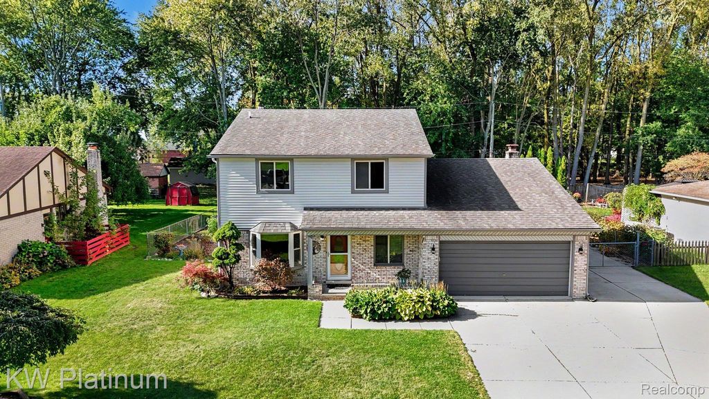 33704 Roselawn Street, Chesterfield