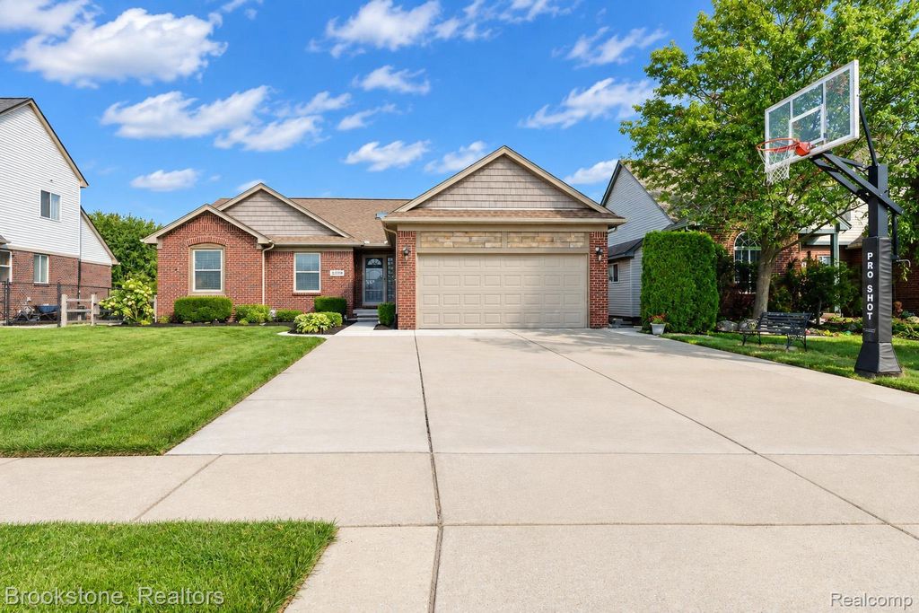52270 Birch Court, Chesterfield