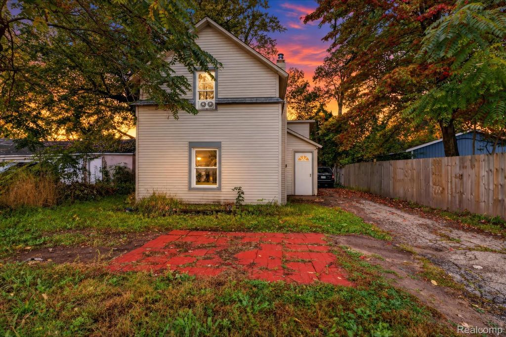 1813 Center Street, Kalamazoo