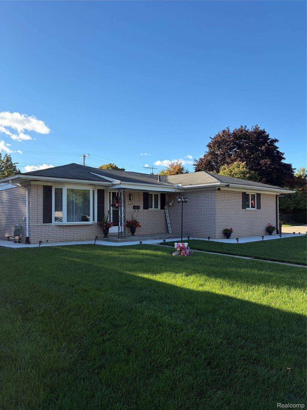 2655 Clayton Drive, Troy