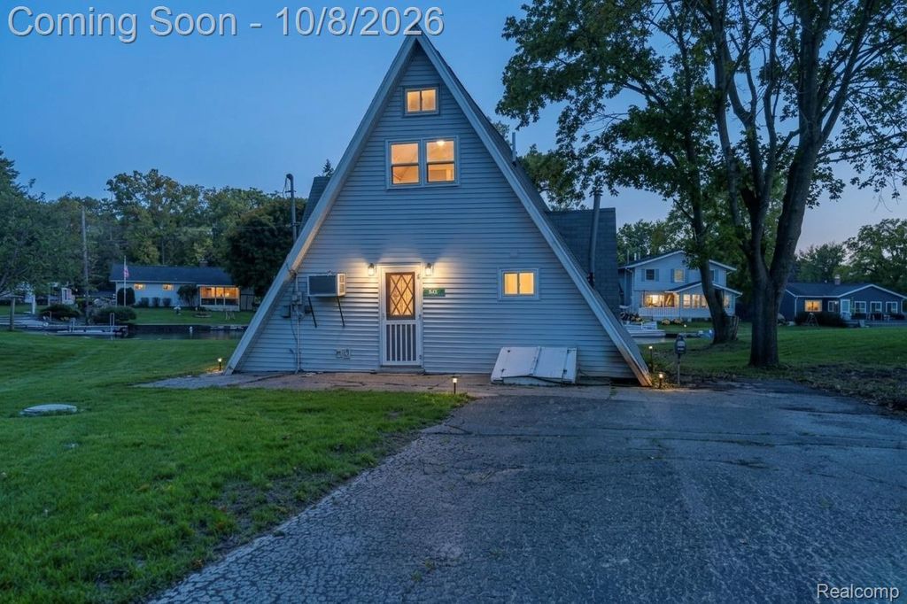 806 Oak Hills Drive, Brooklyn