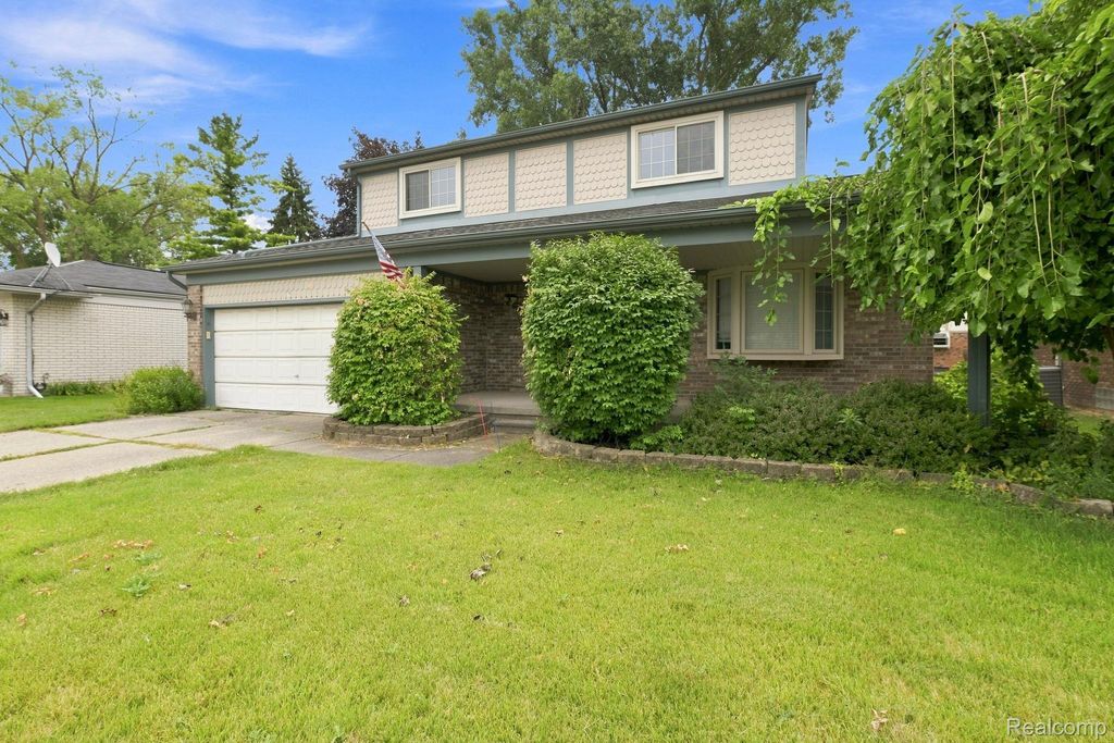 18238 Red Oaks Drive, Macomb