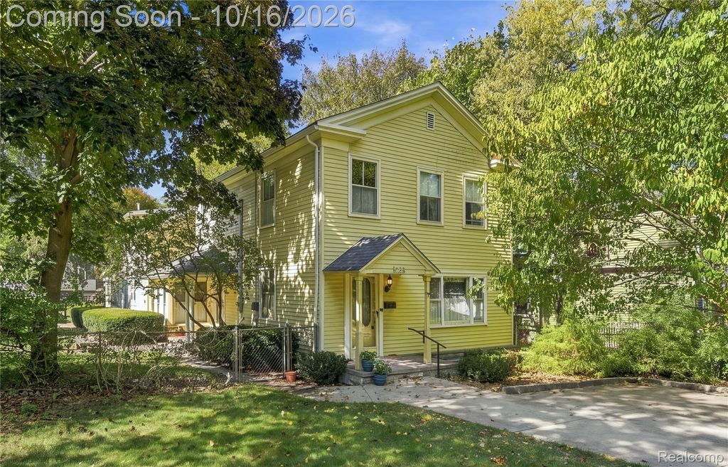 708 S Leroy Street, Fenton city
